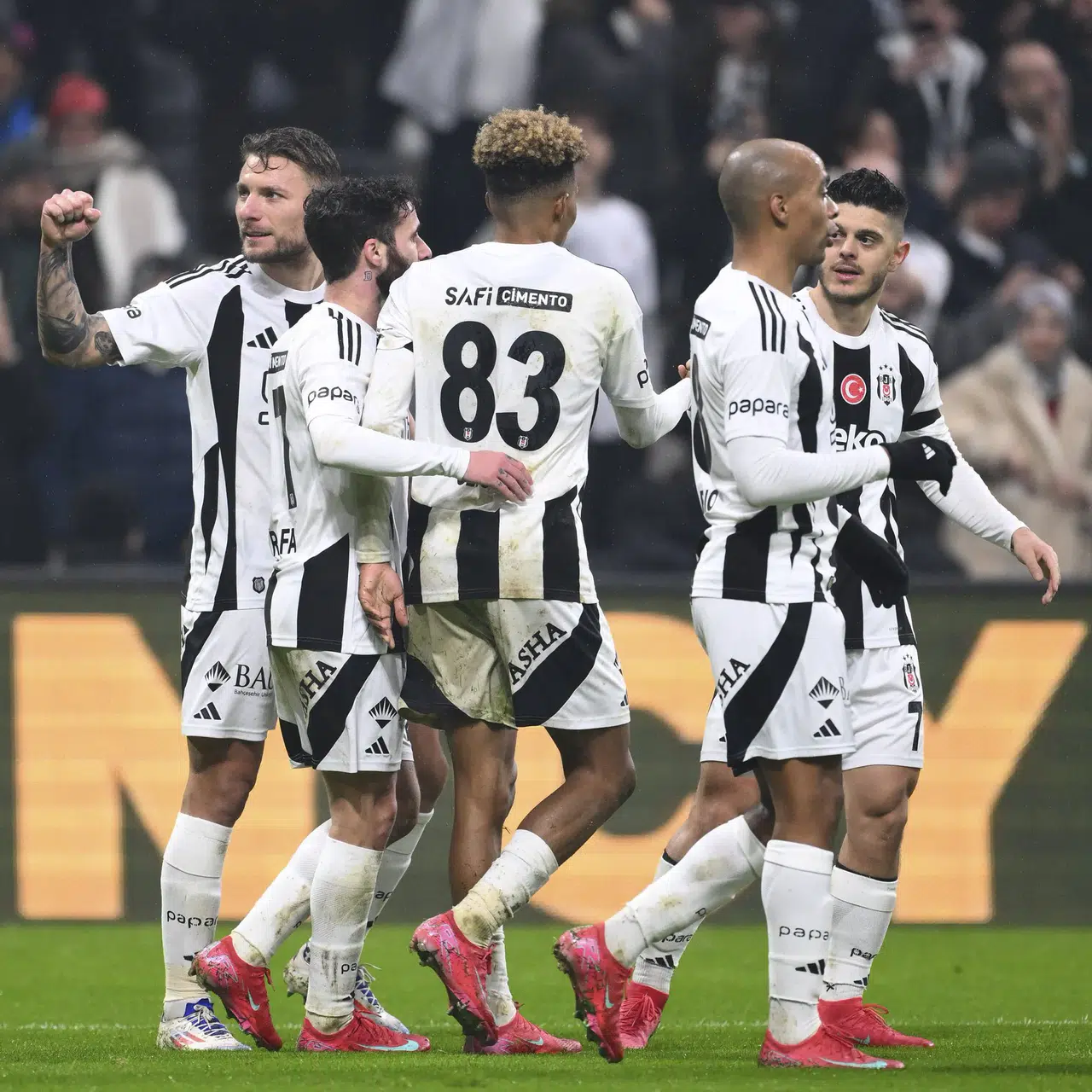 Beşiktaş'ın Süper Lig'deki İstikrarlı Yükselişi: Kayıpsız İki Ay