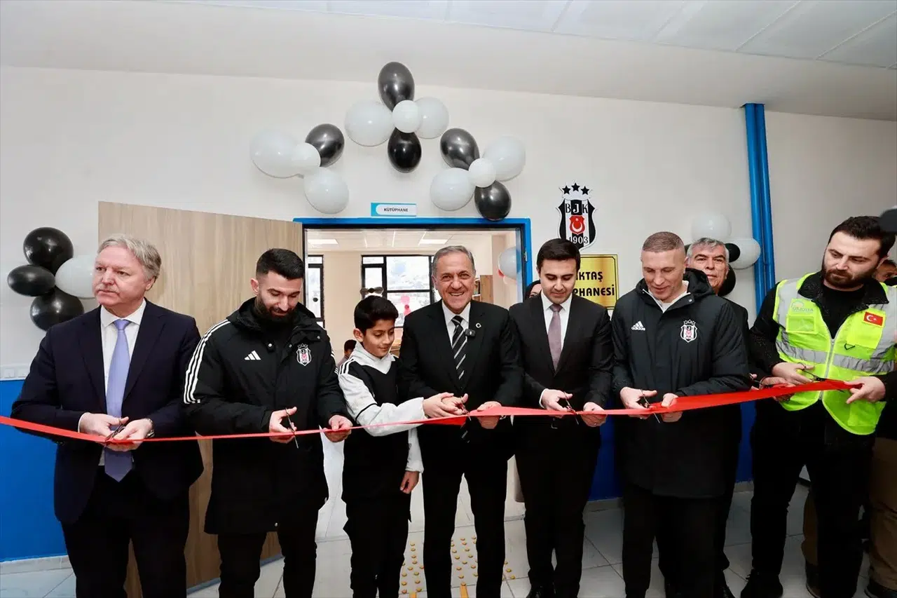 Beşiktaşlılar'dan Karaçubuk Köyü’ne Eğitimde Büyük Destek