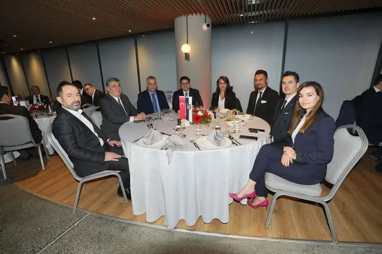 "Başkan Serdar Adalı ve Yönetim, White Pepper’da İftar Yemeği Düzenledi"