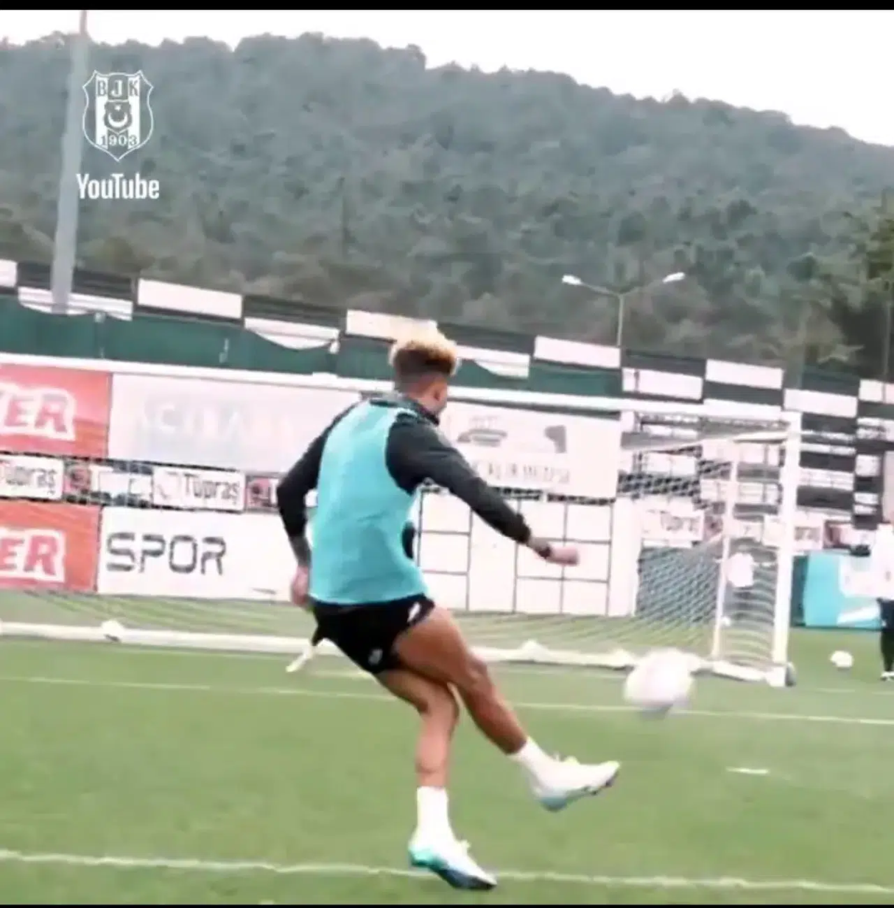 Beşiktaş'ta Antrenmanda Şut Çalışması