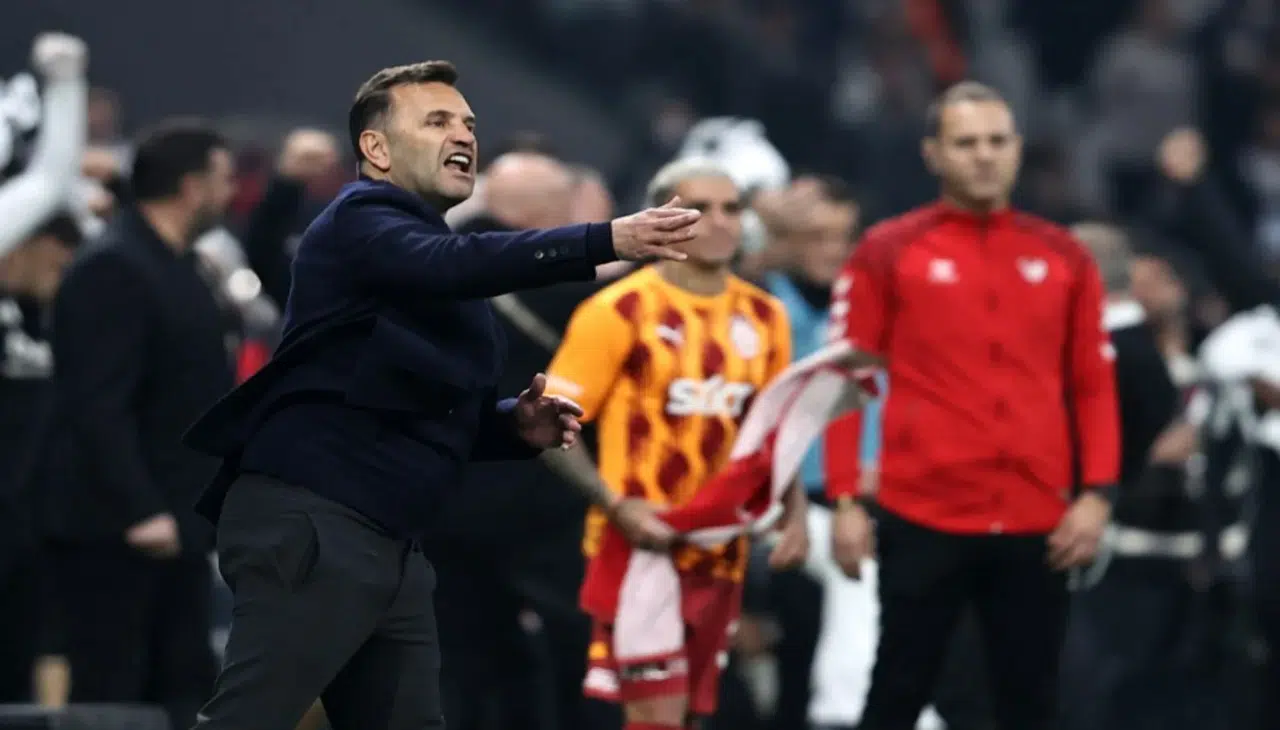 Beşiktaş-Galatasaray Maçında Elden Ele Dolaşan Kâğıt!