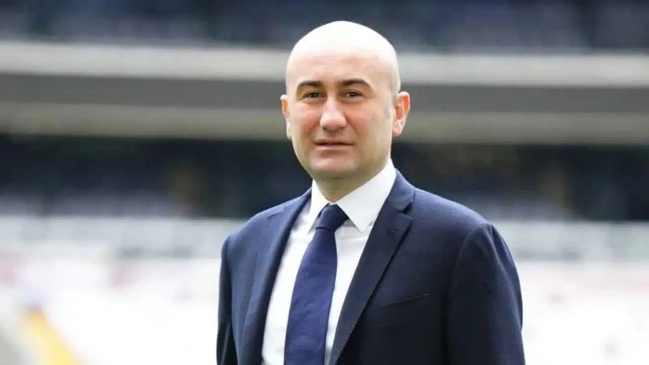 Hüseyin Yücel’den Tarihi Jest