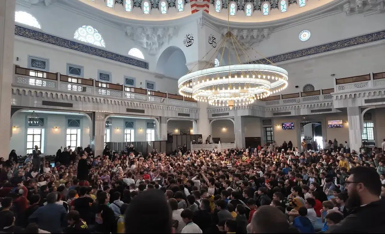 Başakşehir'de 250 çocuk tekne orucu programına katıldı