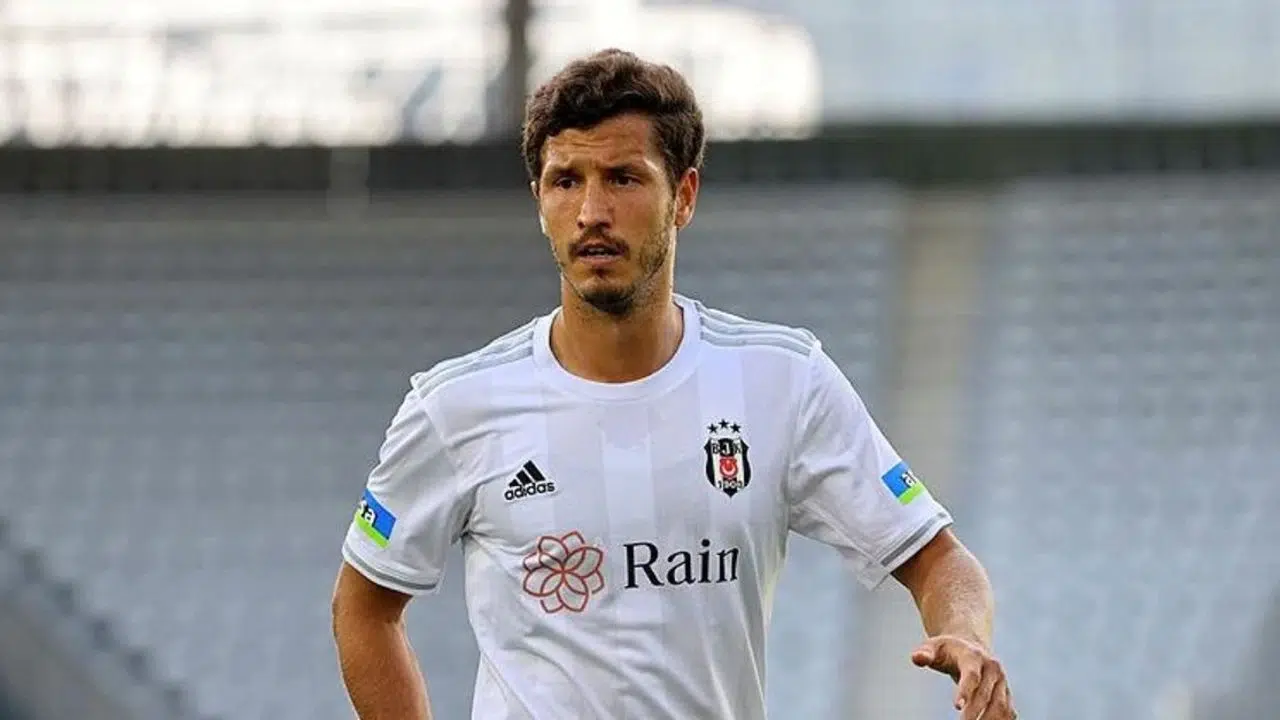 Salih Uçan Flaşlar Patlayınca Şaşırdı!