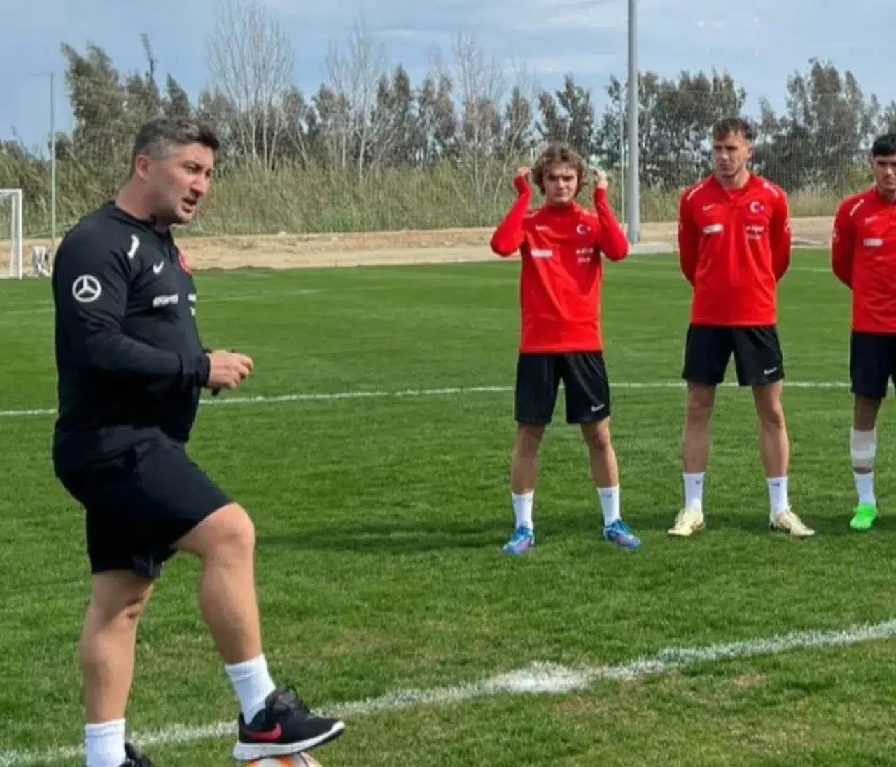 Sabri Sarıoğlu, U19 takımındaki başarısız sonuçların ardından görevinden ayrıldı mı?