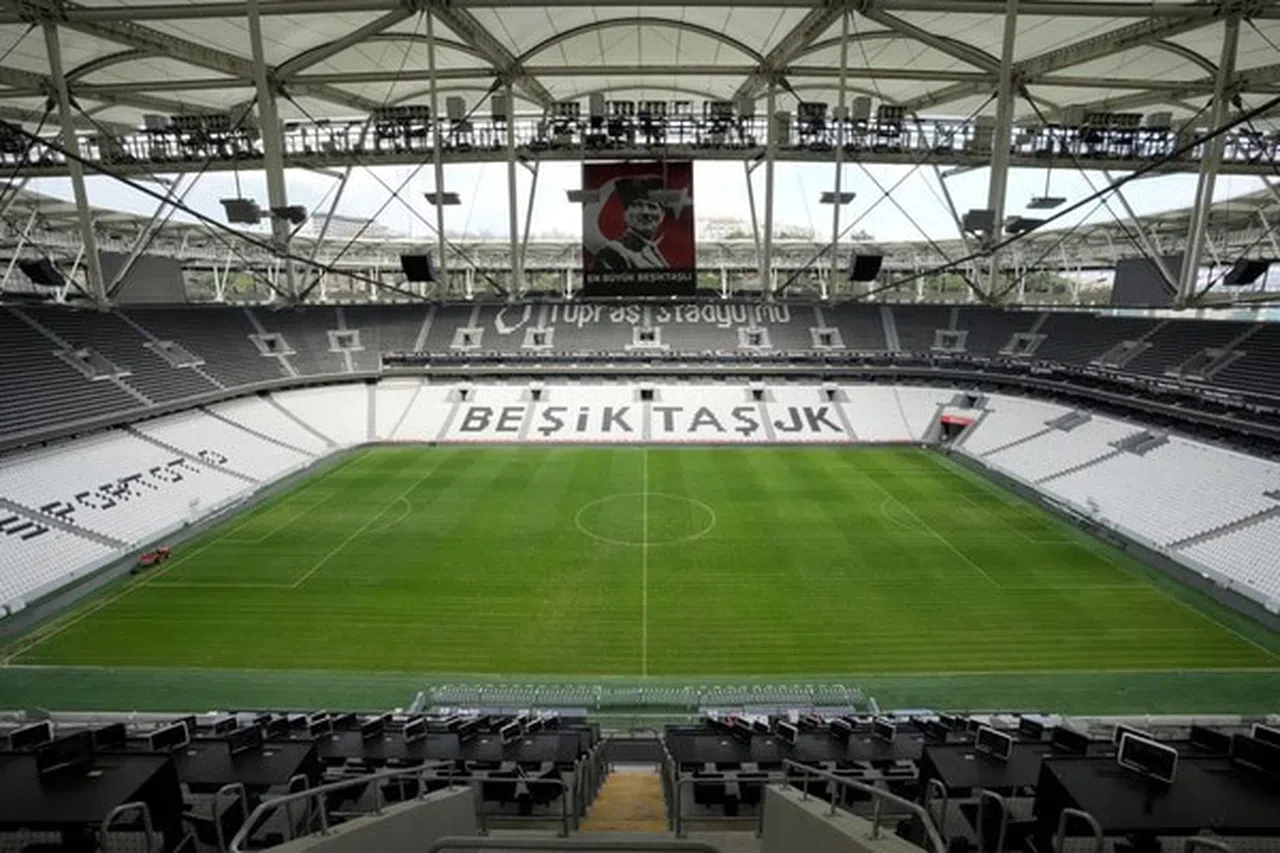 Beşiktaş, Çim Hastalığına Yeniden 'Yenileme' İle Yanıt Veriyor: Ne Kadar Tuttu?