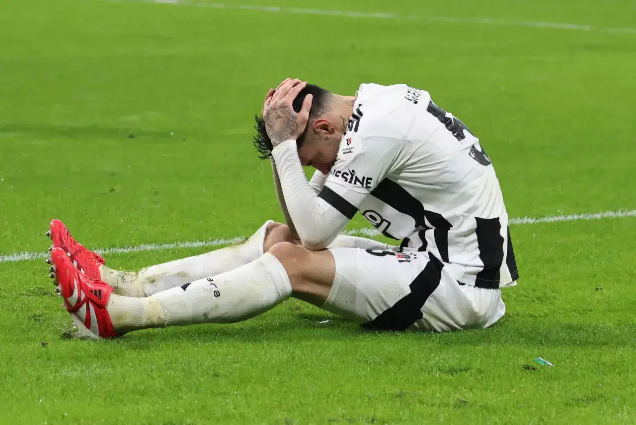 Beşiktaş’ta Savunma Alarmı: Kasımpaşa Maçı Fırsat Değil, Kriz Getirdi!