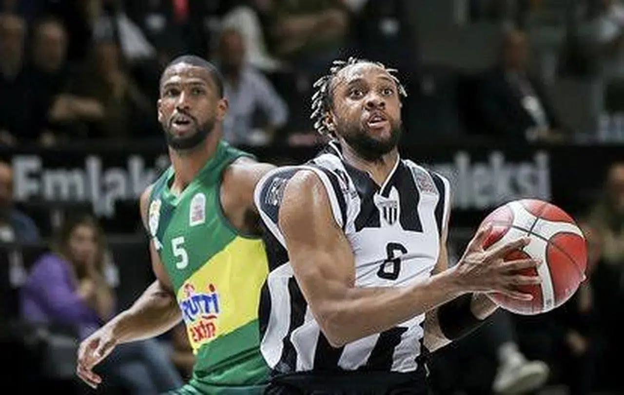 Beşiktaş Fibabanka'dan Tarihi Zafer