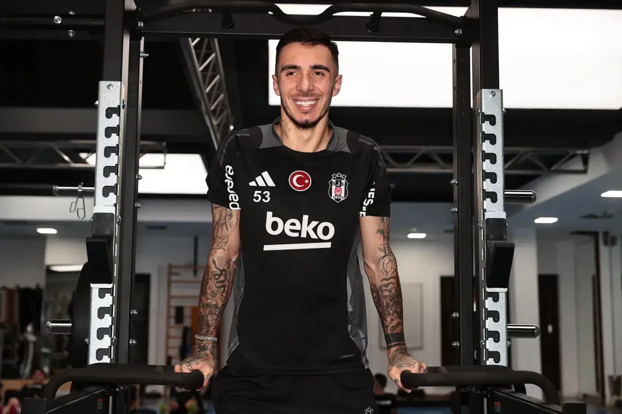 Beşiktaş 2025/2026 Kadrosu: Emirhan Topçu