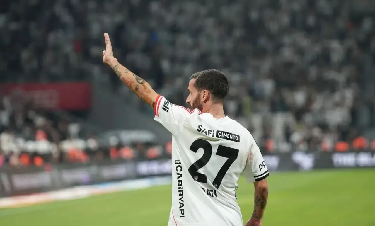 Rafa Silva Derbide Yine Sahne Aldı Sanchez’i Zorladı