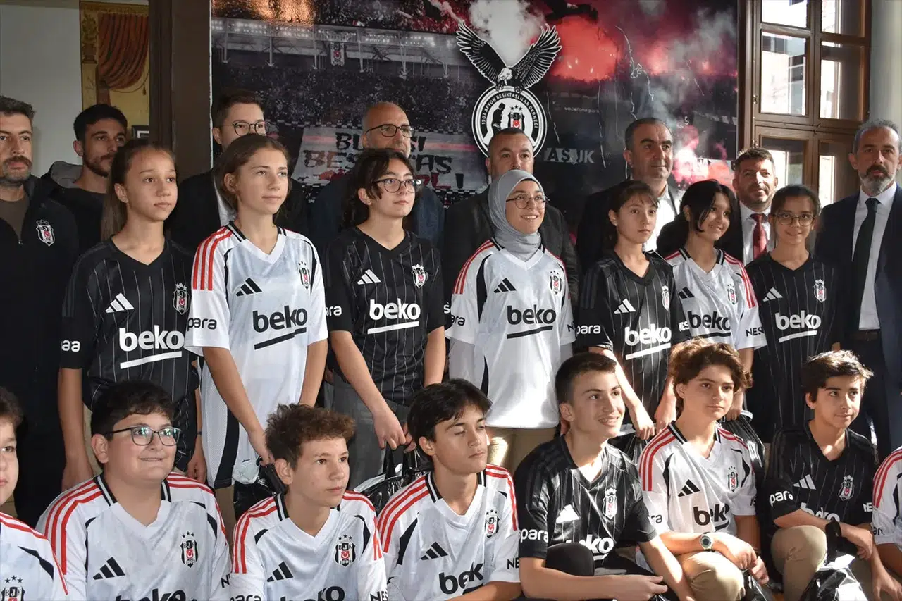 Beşiktaş’tan Anadolu’ya Anlamlı Jest: Miniklere Forma Sürprizi!