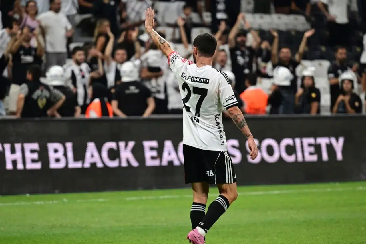 Beşiktaş'ın Yıldızı Rafa Silva, Süper Lig'de Ayın MVP'si Seçildi!