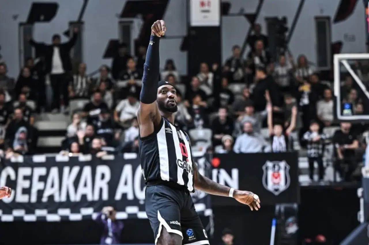 Mathews’tan inanılmaz performans