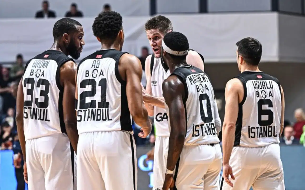 Potanın Kartalları Efes’in nefesini kesti