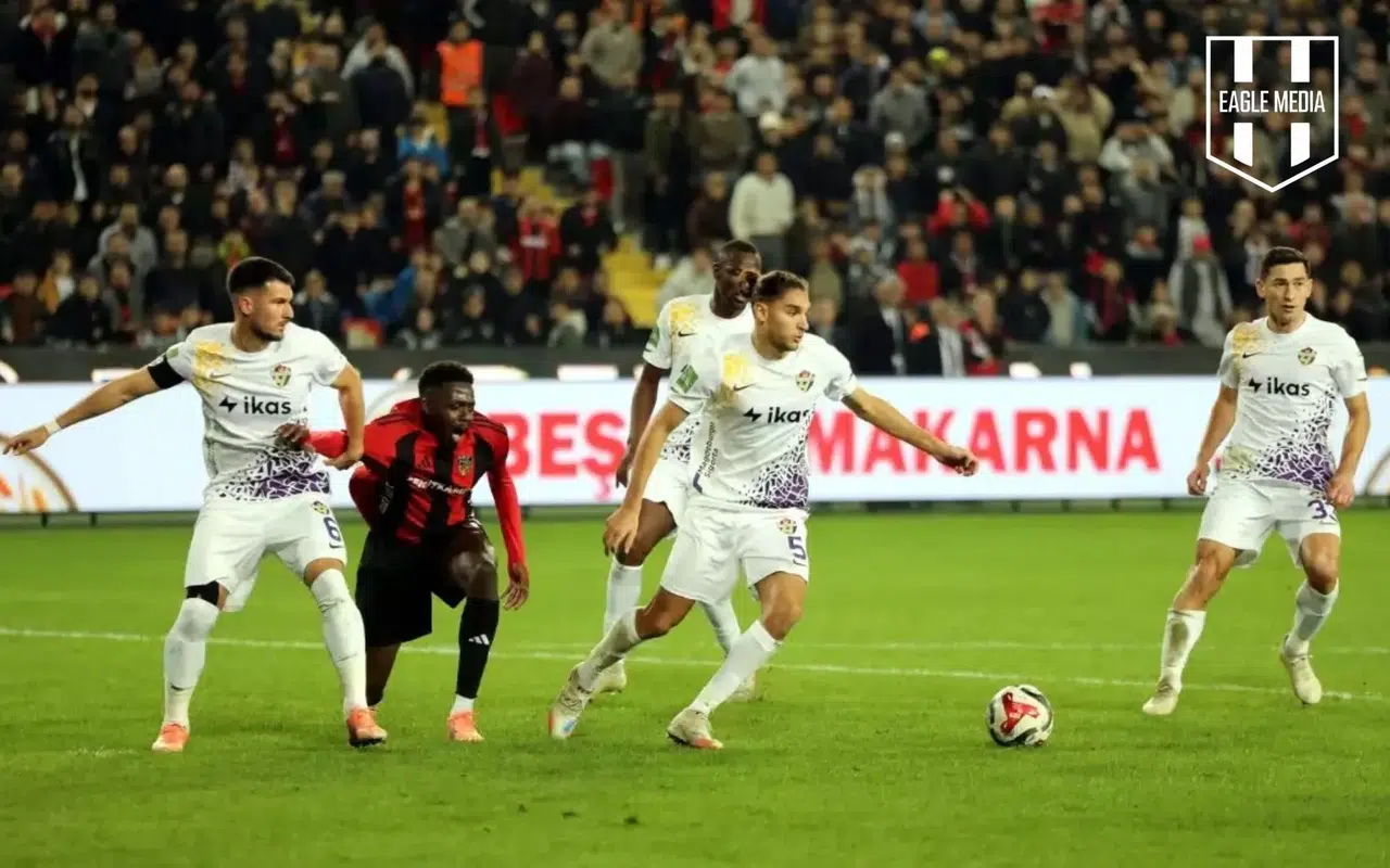 Gaziantep FK - Eyüpspor maçında akıl almaz pozisyon yaşandı!