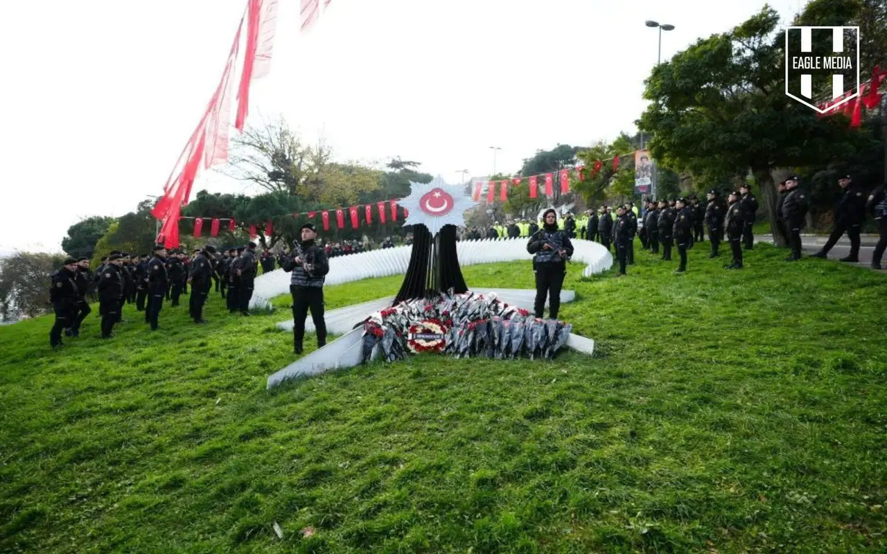Dualar şehitlerimiz için yükseldi: Tüpraş Stadyumu'nda anlamlı tören
