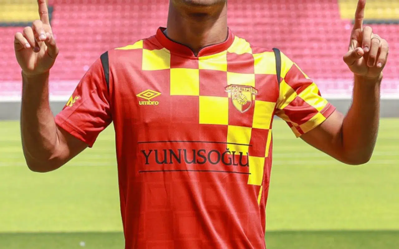 Yarım kalan transferde ikinci perde: İzmir ekibi o golcü için masada!