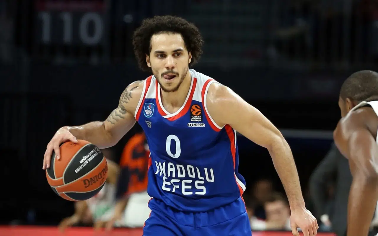 Anadolu Efes'te kaptan şoku: Larkin ne zaman dönüyor?