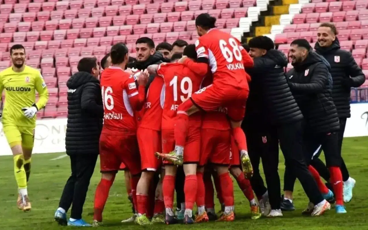 Balıkesirspor, gençleriyle tarihi seriyi yakaladı