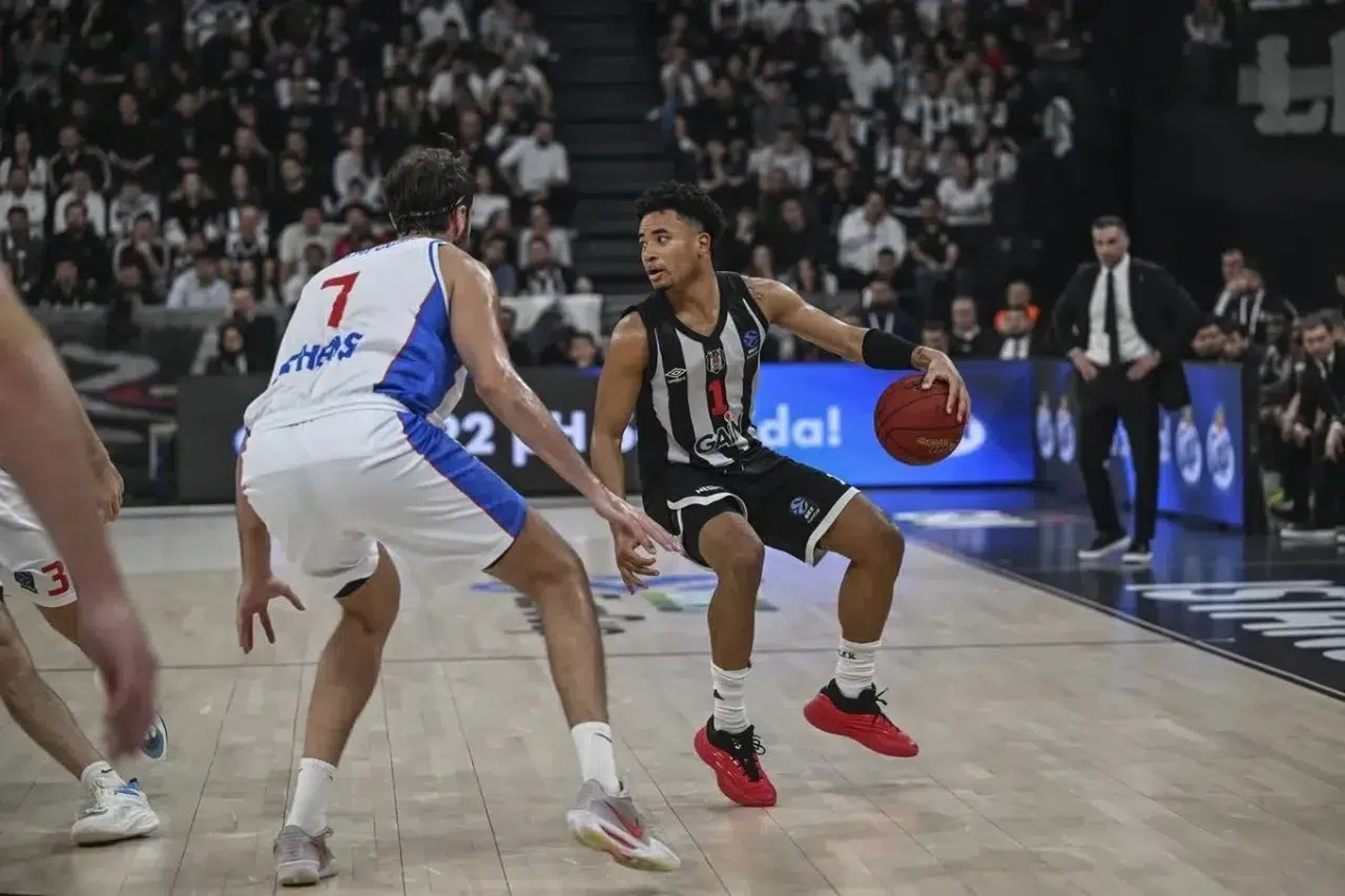 Kara Kartal Avrupa'da Galibiyet Serisini Üç Maça Taşıdı!