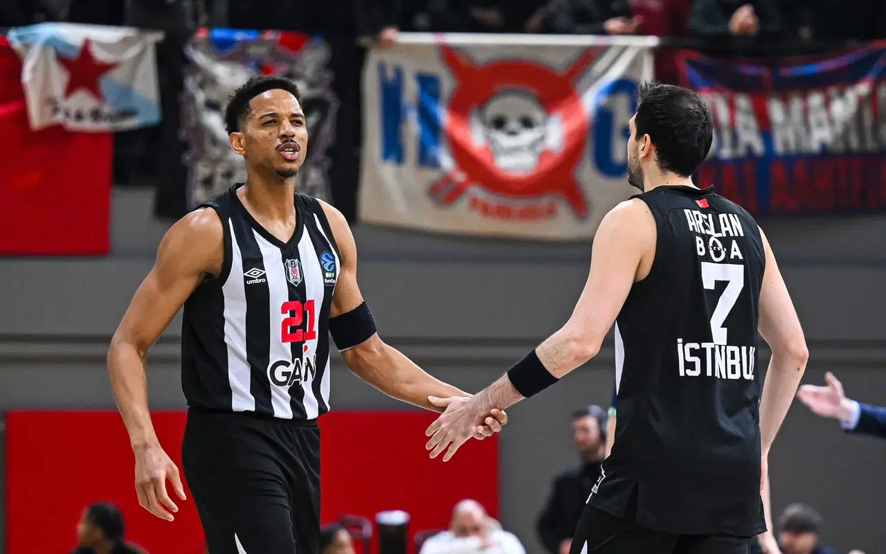 Beşiktaş’a yapılan ağır hakarete komik ceza!