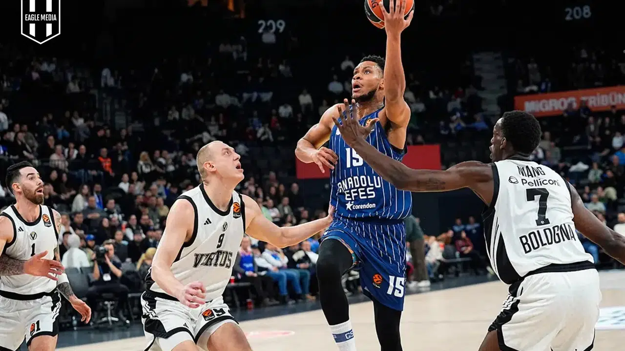Anadolu Efes, Virtus Bologna'yı farklı yendi!