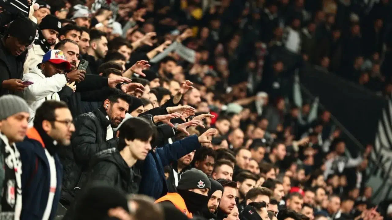 Eski Fenerbahçeli Futbolcudan Beşiktaşlı'lara çarpıcı itiraf