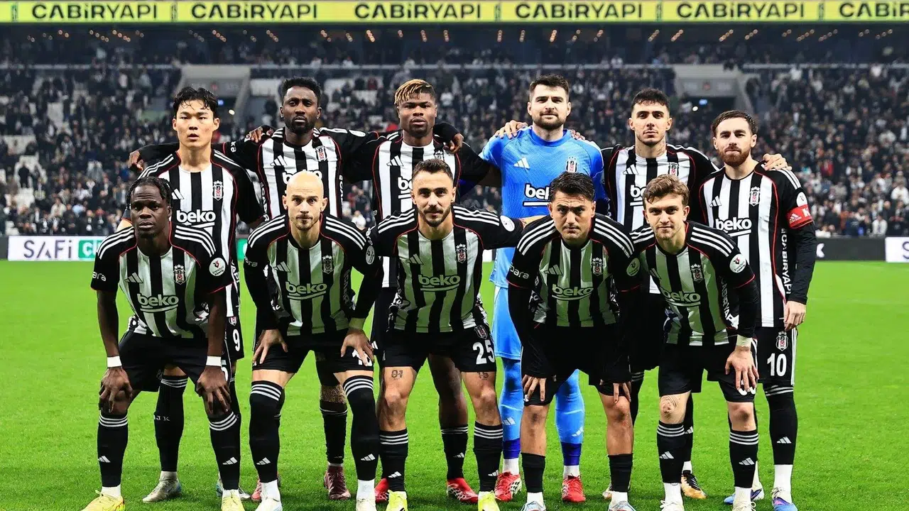 Beşiktaş'ın Galatasaray derbisi ilk 11'i!