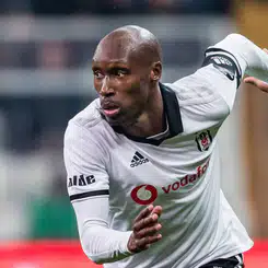 Atiba Hutchinson Kimdir? : Beşiktaş'ın Vazgeçilmez Efsane Orta Sahası