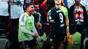 Beşiktaş İlk 15 Dakikada Fırtına Gibi!
