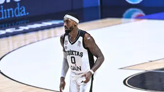 Skor makinesi Jonah Mathews