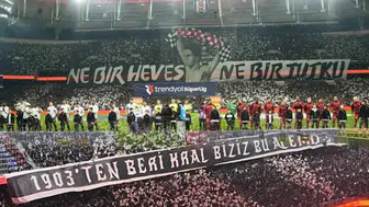 Beşiktaş taraftarından derbiye özel pankartlar