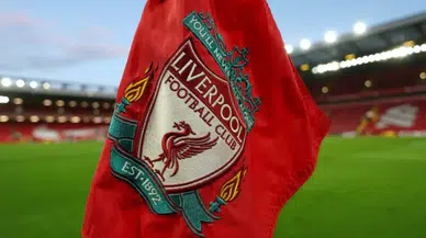 Liverpool’un genç savunmacısı 16 dakikada 2 kırmızı kart gördü!
