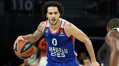 Anadolu Efes'te kaptan şoku: Larkin ne zaman dönüyor?