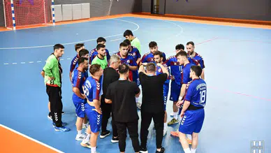 Hentbolda olaylı karadeniz derbisi