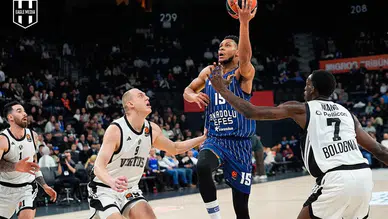 Anadolu Efes, Virtus Bologna'yı farklı yendi!