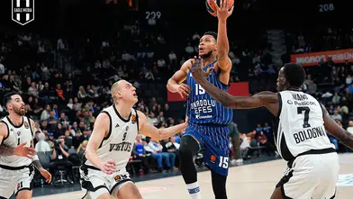 Anadolu Efes, Virtus Bologna'yı farklı yendi!