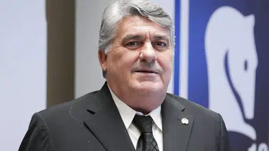 Serdal Adalı’dan derbi öncesi takıma sürpriz!