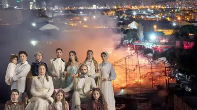 "Ünlü Dizi Seti Şakir Paşa Ailesi'nin Köşkü Alev Alev!"