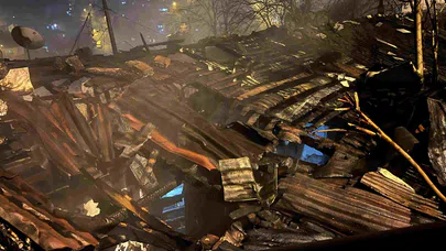 Eyüpsultan’da gecekondu alev alev yandı