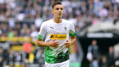 Florian Christian Neuhaus kimdir ?: Almanya'nın Yıldız Orta Sahası