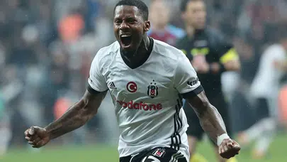 "Lens’i mecbur kapının önüne koyduk"