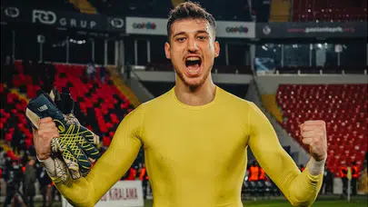 Beşiktaş’ta Şok Gelişme: Kaleye Yeni Eldiven!