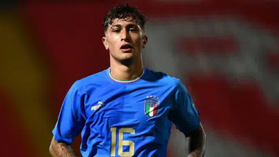 Beşiktaş’ın Radarında Bir İtalyan: Salvatore Esposito Kimdir?