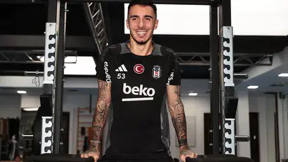 Beşiktaş 2025/2026 Kadrosu: Emirhan Topçu