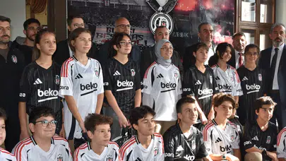 Beşiktaş’tan Anadolu’ya Anlamlı Jest: Miniklere Forma Sürprizi!