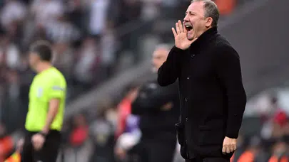 Sergen Yalçın’dan VAR’a Sert Tepki: “Hakemler Maçlarımızda Kendini Kanıtlama Peşinde”