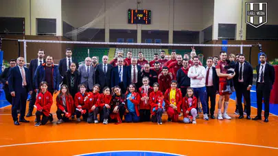 Ziraat Bankkart Voleybol ekibi Ünye'de fırtına gibi esti!