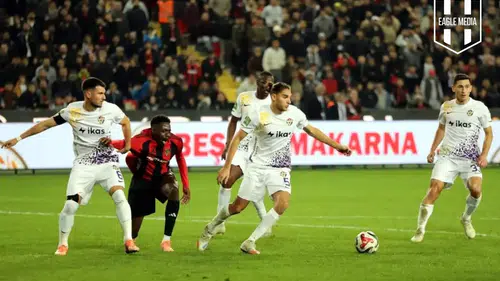 Gaziantep FK - Eyüpspor maçında akıl almaz pozisyon yaşandı!