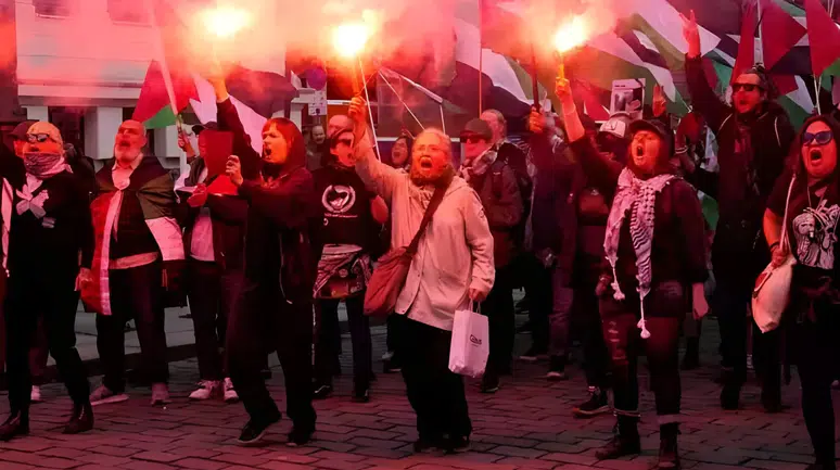 Norveç'ten İsrail Maçı Öncesi Filistin'e Destek Yürüyüşü